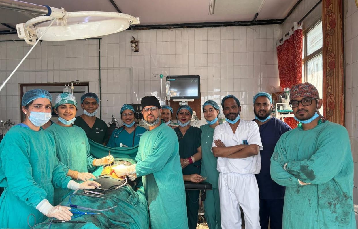 Medical College experts performed successful surgery of large intestine cancer.