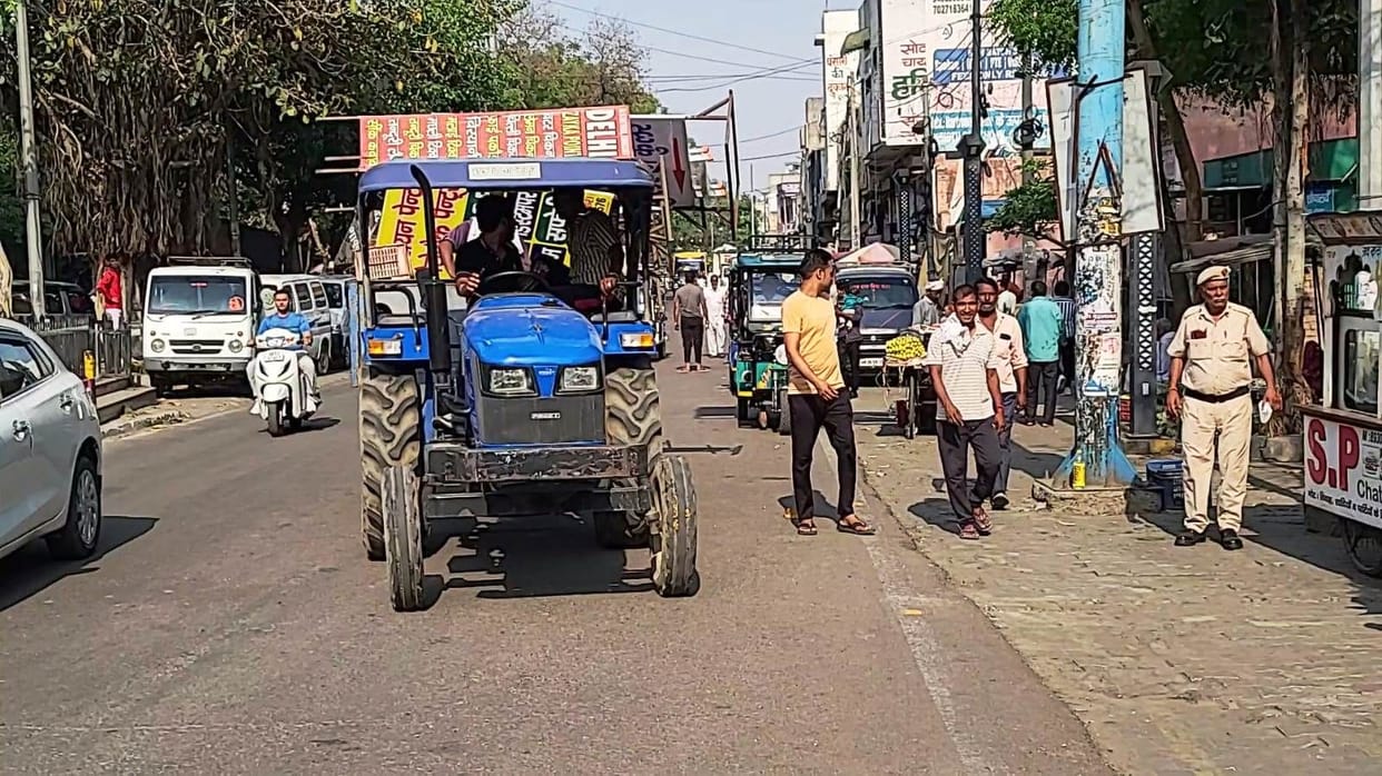 Remove encroachment campaign launched, goods kept outside shops seized