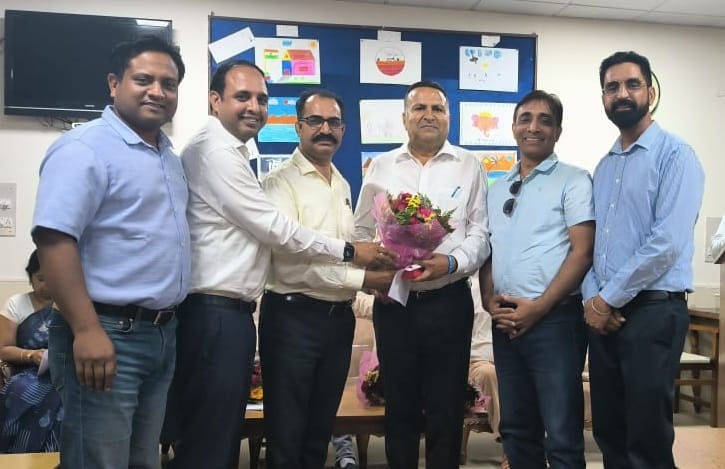 Newly appointed Kuta head Prof. Dalip and other executive members took a pledge to work with integrity.