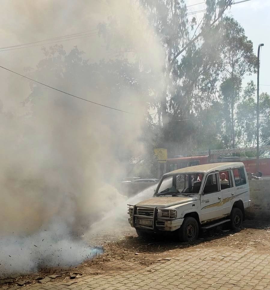 Fire breaks out in Mini Secretariat, two vehicles parked for bidding burnt