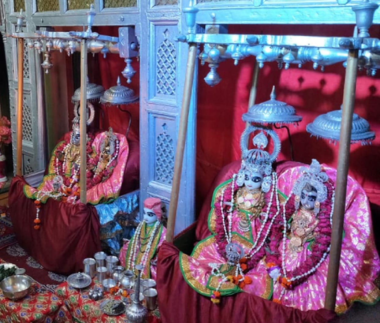 In Ramnagari, affection for mother Kishori also overflows.