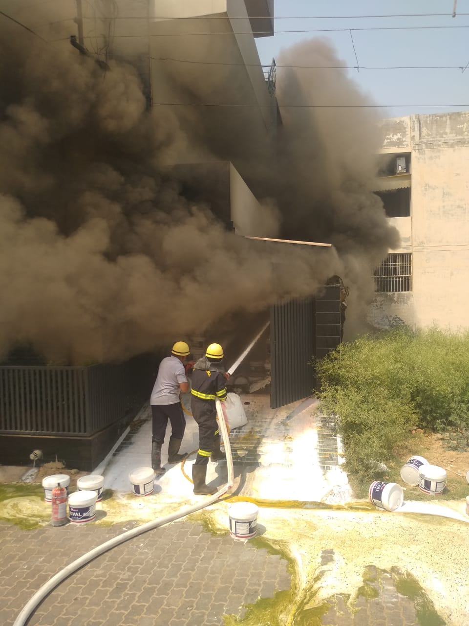 Fire in paint buckets, loss worth thousands