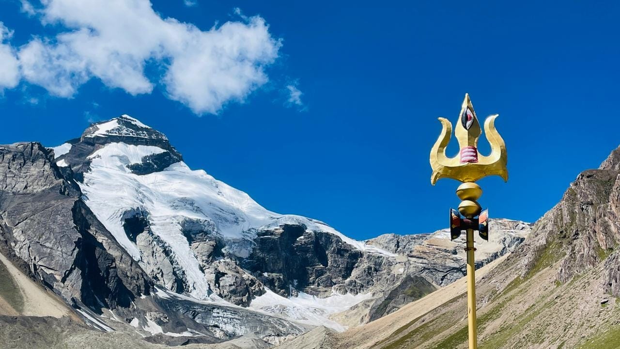 आदि कैलाश यात्रा की तस्वीर।