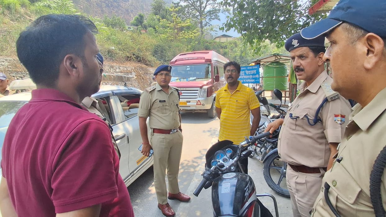 Instructions to ban entry of unregistered vehicles