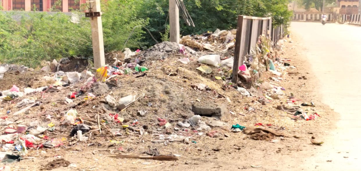 Need of sports stadium in village Dhanana of Neetu Ghanghas, heaps of garbage near CHC and bus stand.