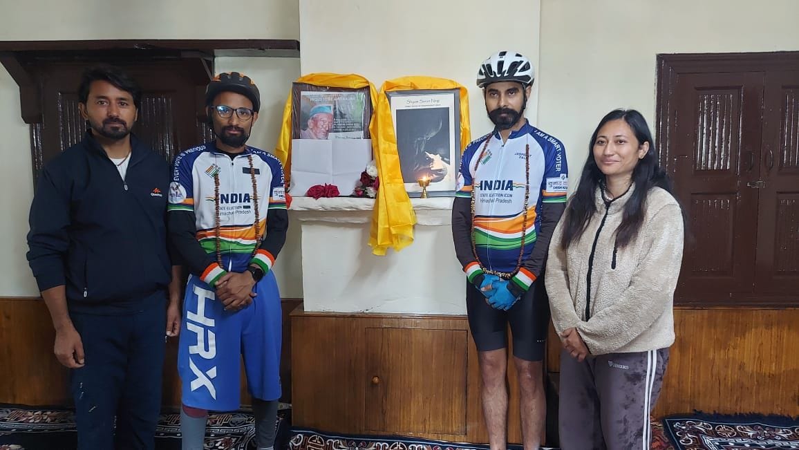 Jaspreet Pal met the family of the country's first voter, late Shyam Saran Negi.