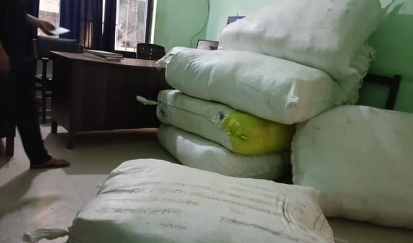 Clothes and grocery items being smuggled from India recovered