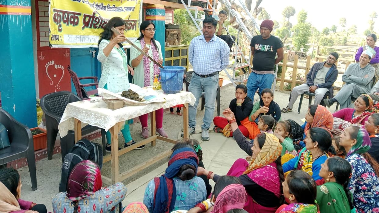 Scientists gave natural farming tips to women
