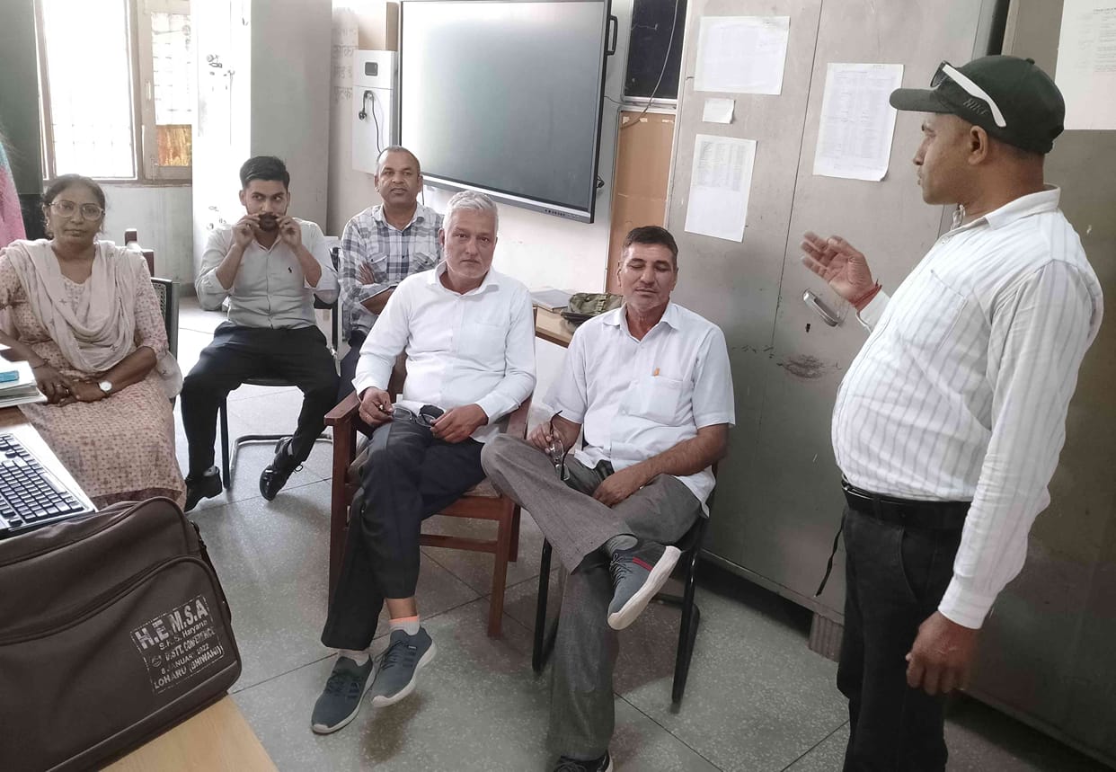HEMSA employees held a meeting to discuss pending demands, salary increase and restoration of old pensions