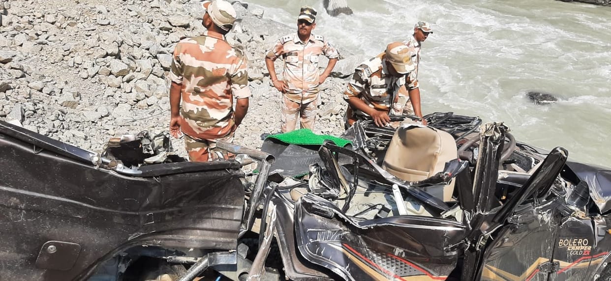 Trace of two people missing in road accident could not be found