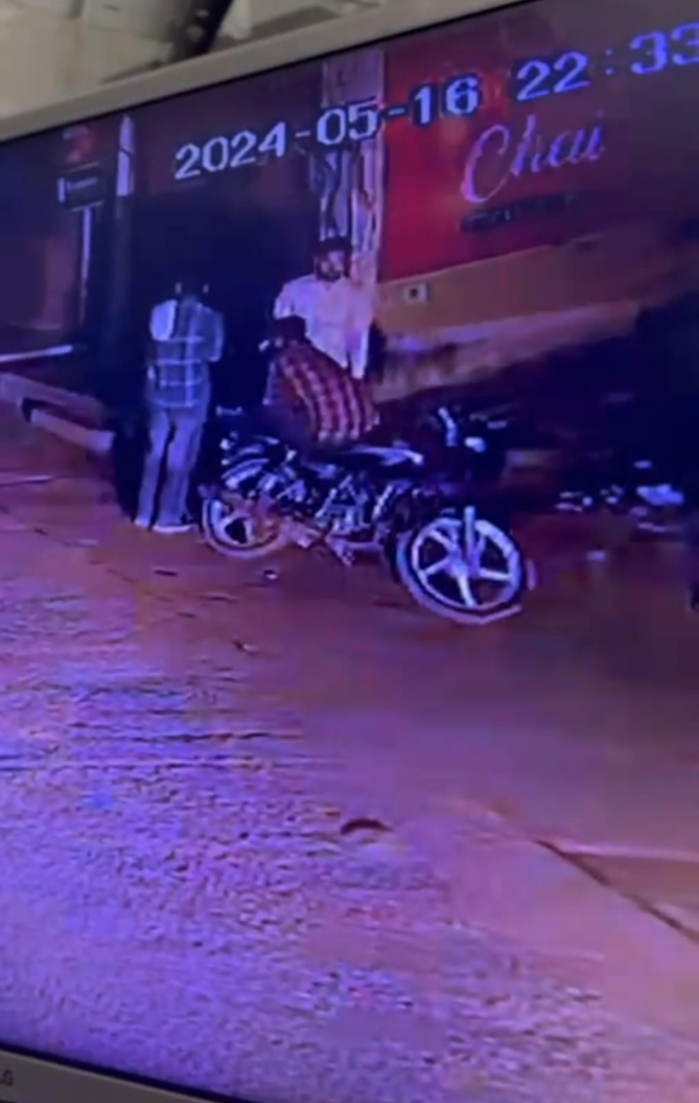 Robbery from contractor at gunpoint