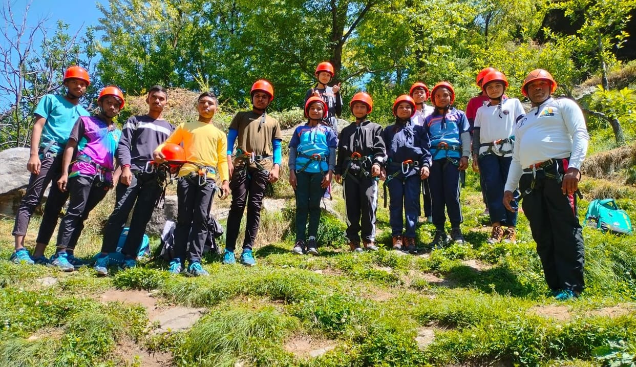 kullu news, himachal news, mountaneering student