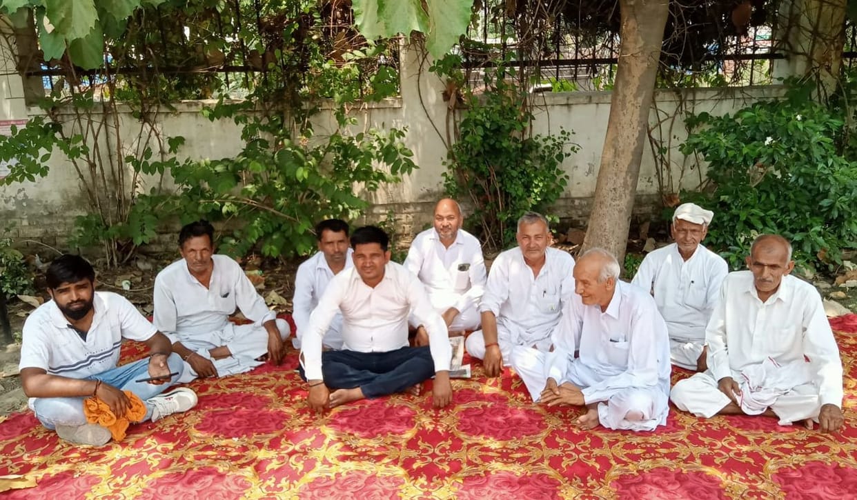 Farmers' protest continues demanding compensation