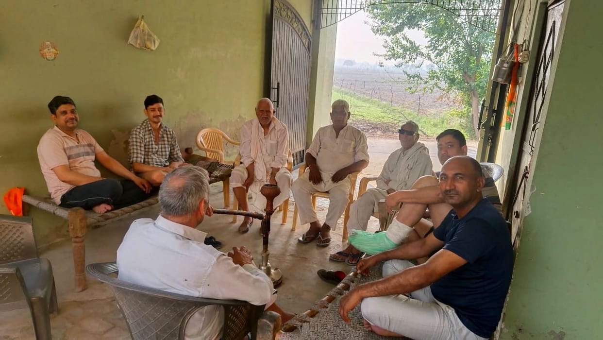 Candidates should leave aside caste issues and talk about development in the area.