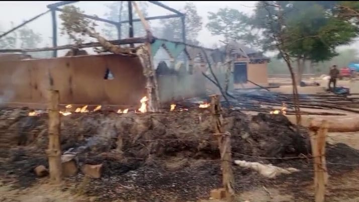 Fire broke out in three camps of Van Gurjars, goods and cash burnt