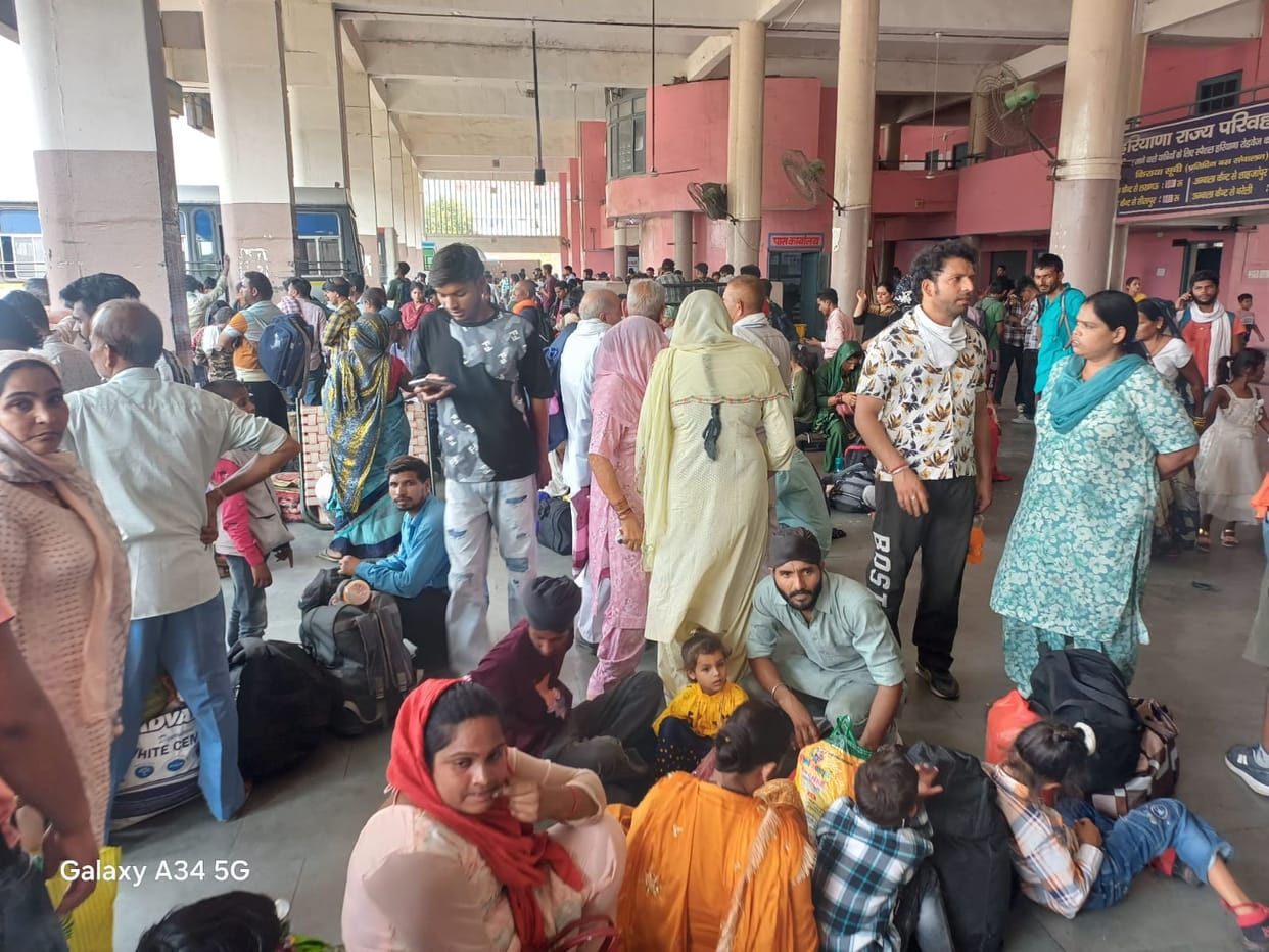 Bus passengers increased due to closure of trains, increased frequency of buses of Kalka, Amritsar, Ludhiana