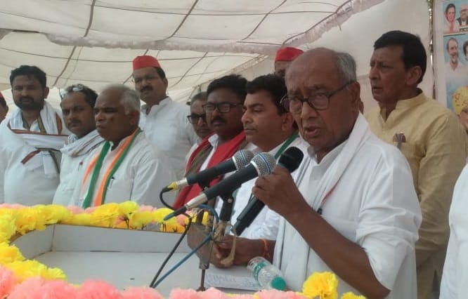 Modi is not worried about the poor, but about the industrialists: Digvijay Singh