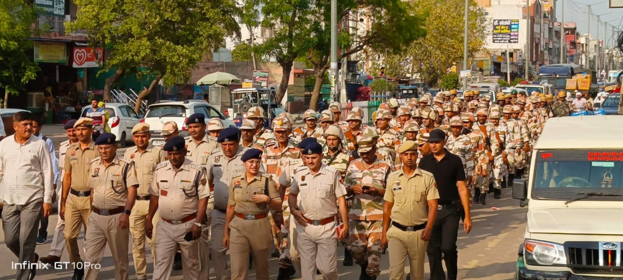 Flag march taken out in Charkhi Dadri