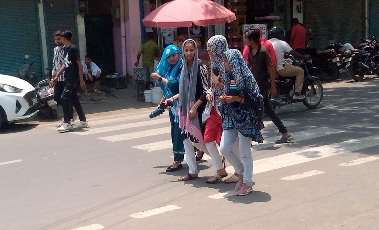 Sun shows its attitude, mercury crosses 45 degrees