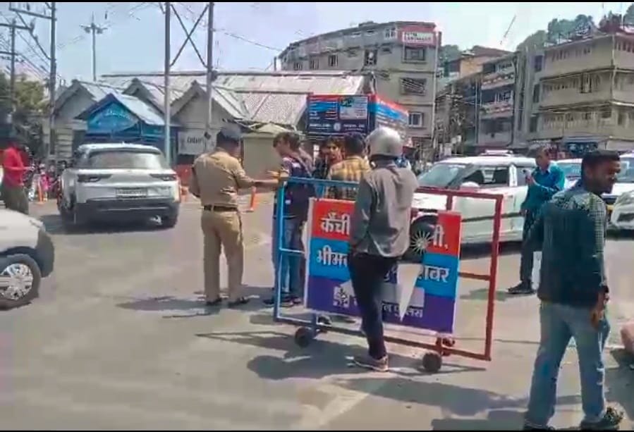 Protest against stopping tourists' vehicles