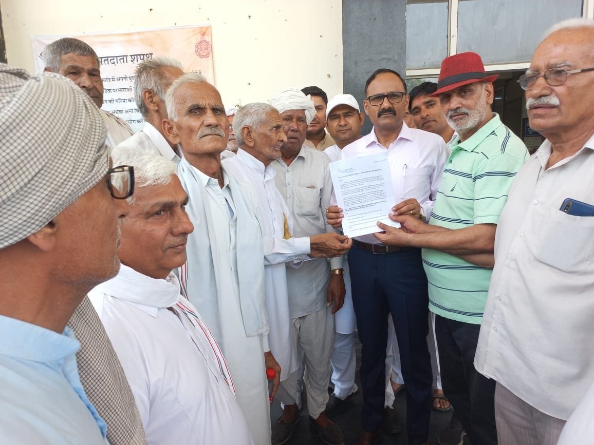 Demand to abolish house tax, people of 13 villages met the District Revenue Officer