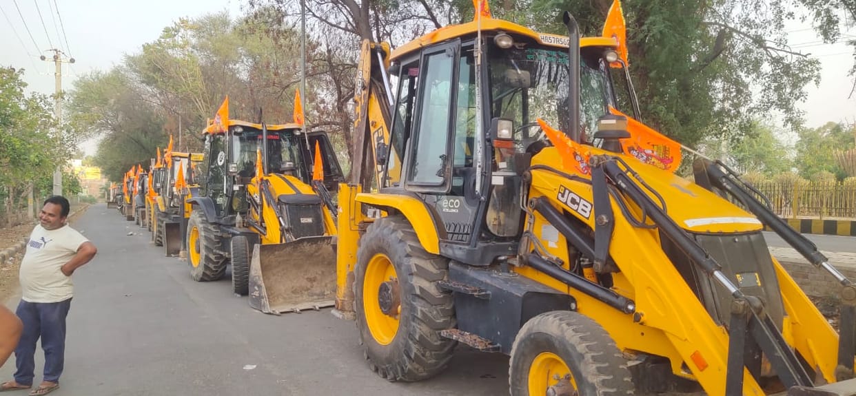 21 JCB and 2 DJ vehicles involved in bulldozer journey seized, released in the evening