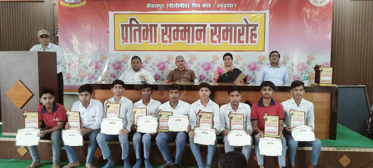 Nine meritorious people honored