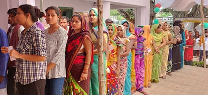 Rain of votes in hot sun, 56 percent voting in Kaiserganj