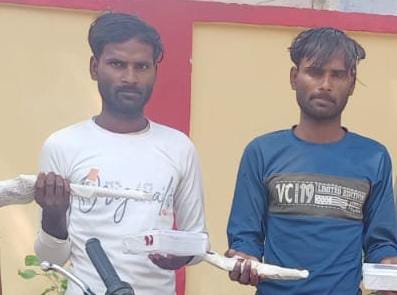 Police caught two miscreants after the encounter
