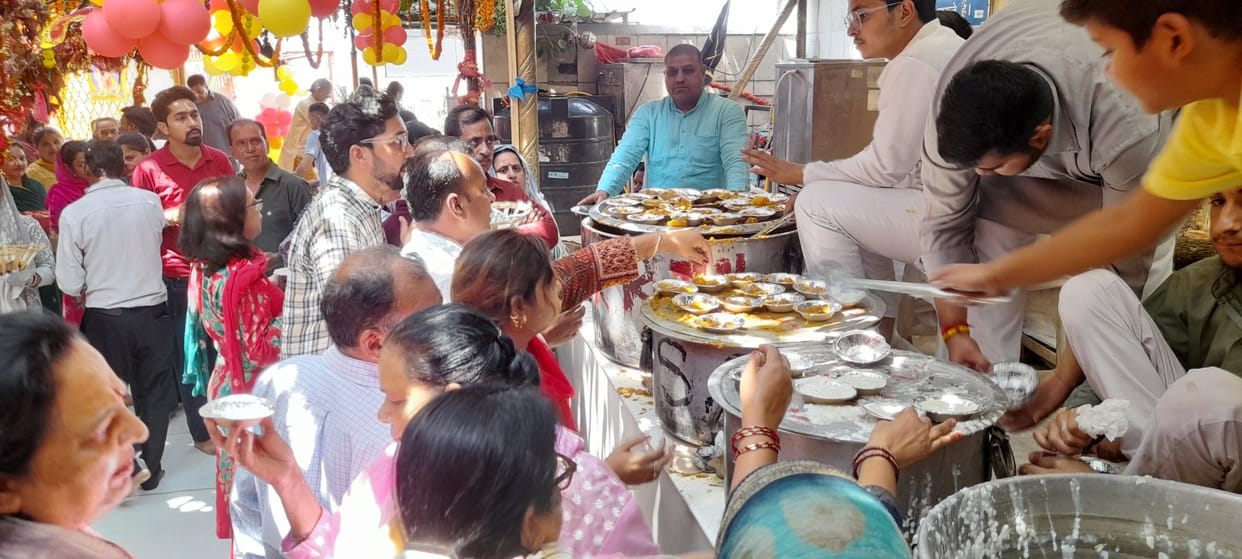 Offered 56 offerings to Mata Rani on the occasion of Chhinnamastika manifesto.
