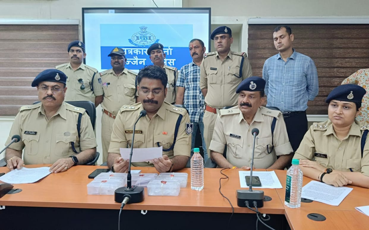 Ujjain Big action by police inter-state gang busting people by using fake SIM