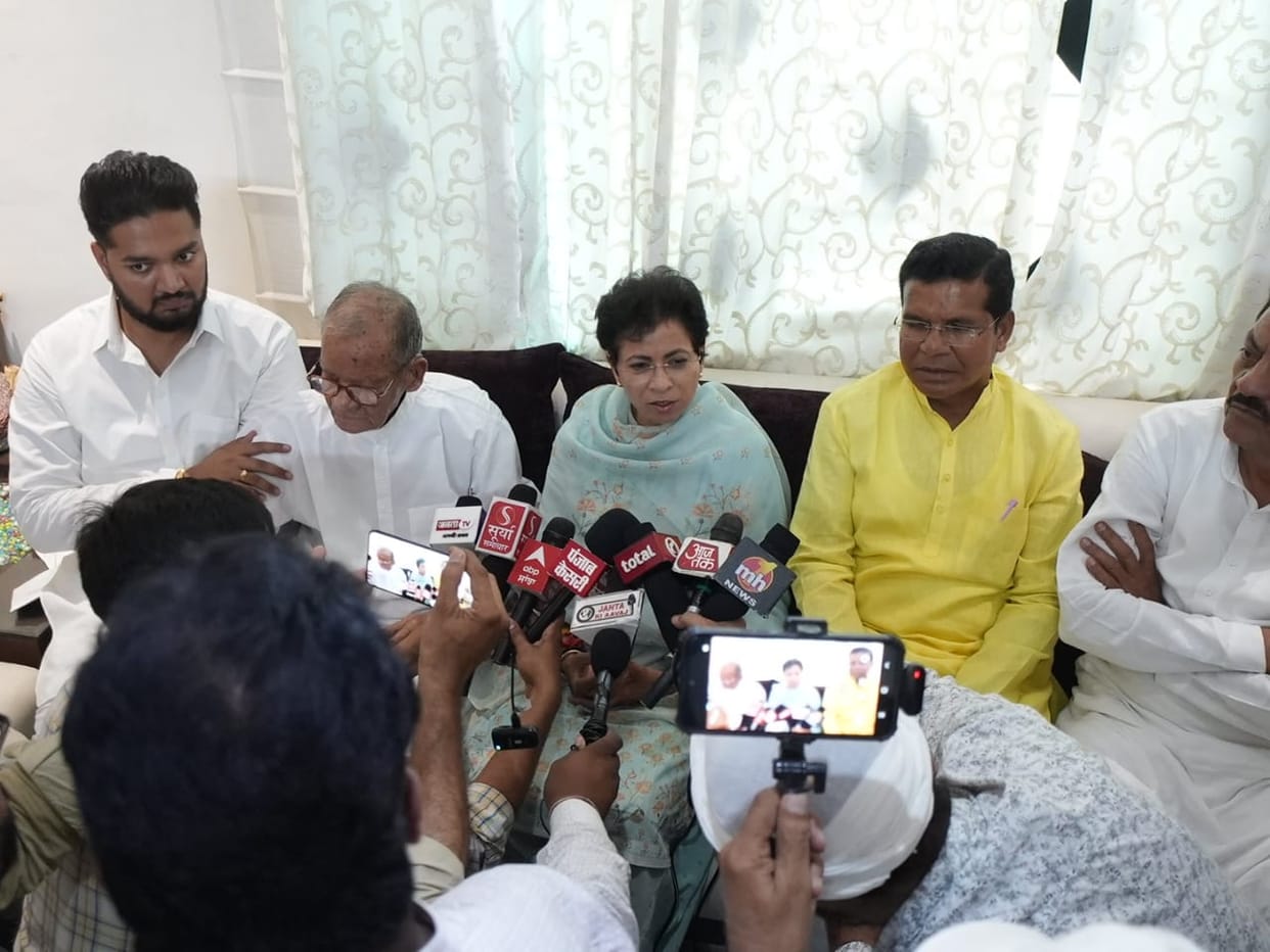 Priyanka Gandhi will come to Sirsa for the first time, will take out a road show for Selja on May 23.