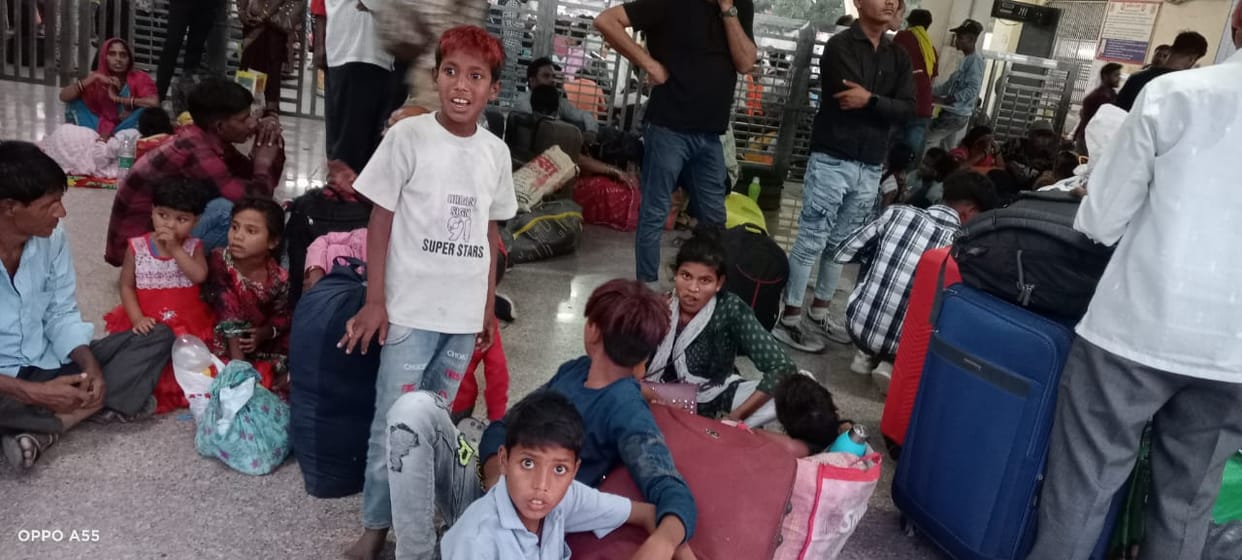 Passengers spend the whole day at the station