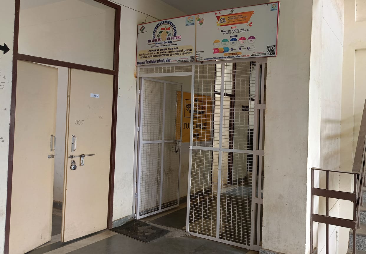 People are asking on Election Commission's toll free number - where to complain about theft