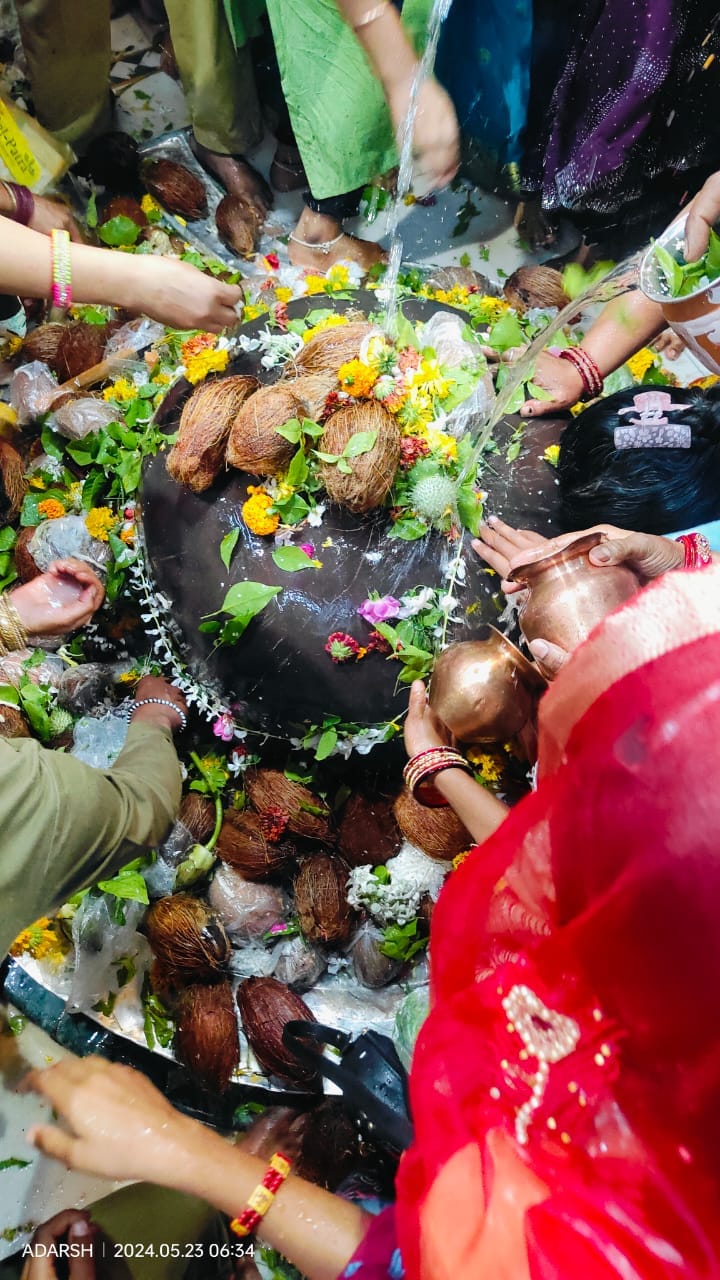 Crowd of devotees gathered at Jageshwar Dham Bandakpur on Baisakh Purnima