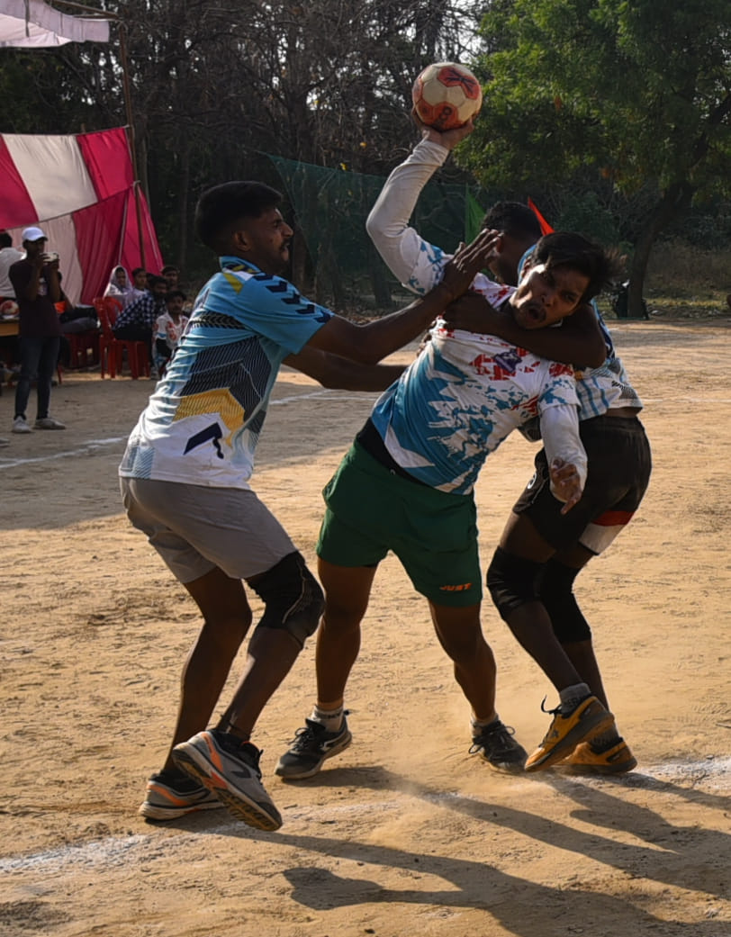 Bareilly Stadium GIC hoists the flag of victory in handball tournament