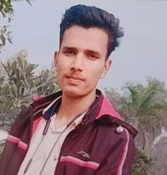 Dead body of youth found hanging under suspicious circumstances, suspicion of murder