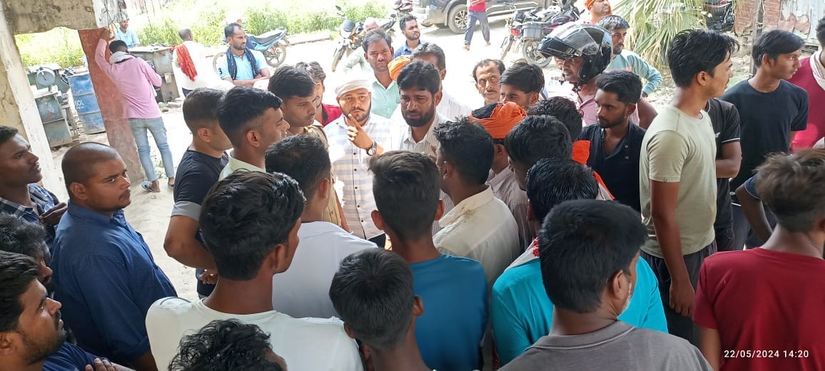 Child dies due to electrocution in pole, ruckus by keeping dead body at electricity substation