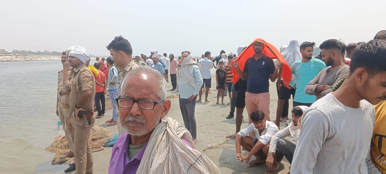Brother and sister died by drowning in river Ganga