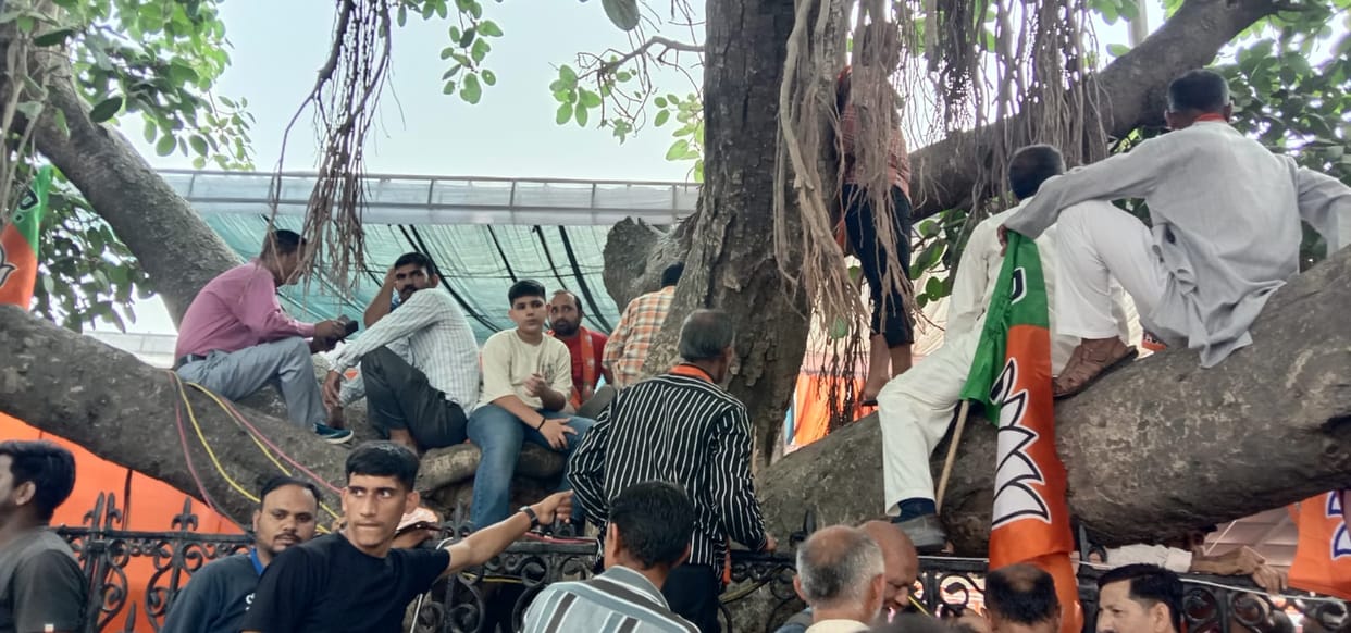 people listion modi in chaugan