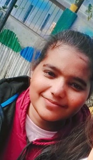 Scooty riding girl crushed by truck, dies