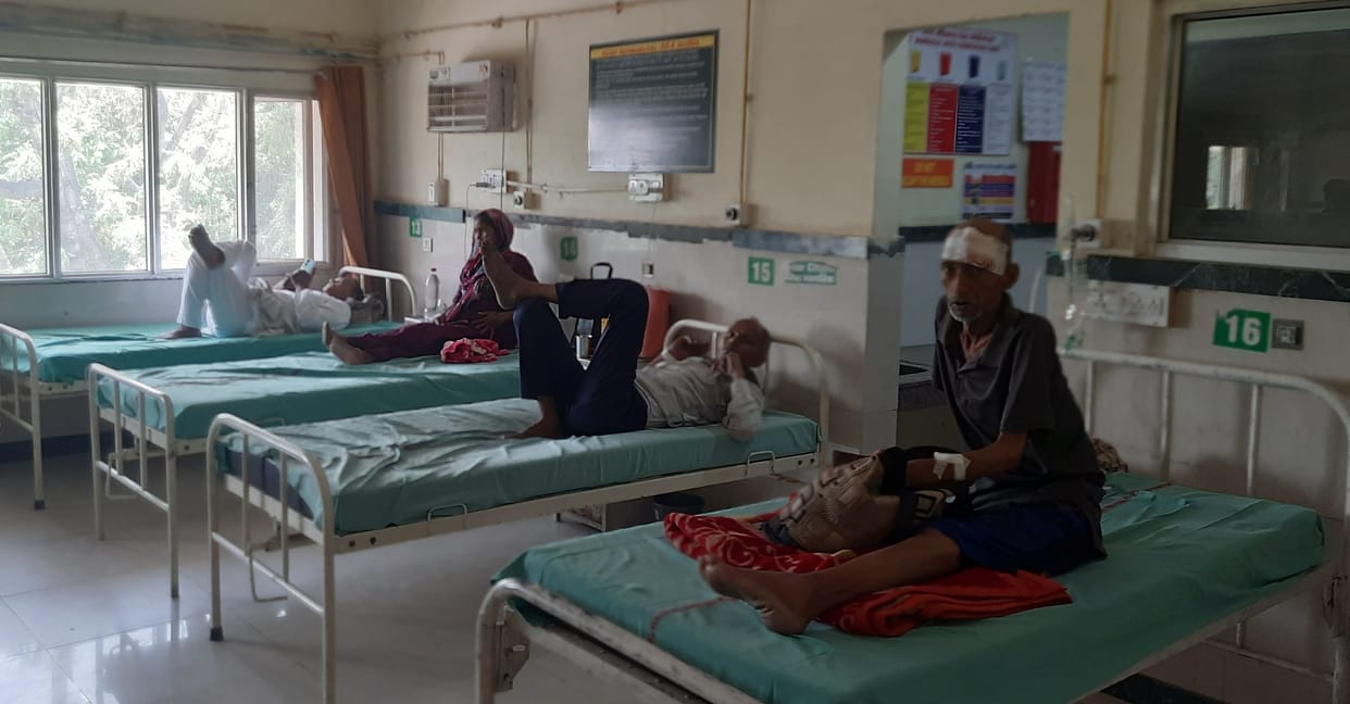 People are getting sick in summer, crowd of patients is increasing in the hospital.