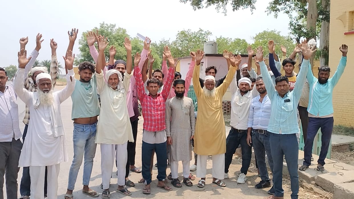 Capture of cemetery land, villagers demonstrated