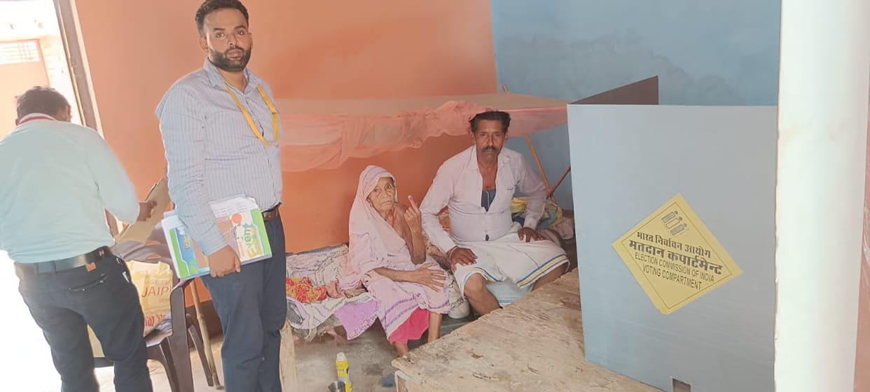 148 elderly and disabled people voted from home on the first day