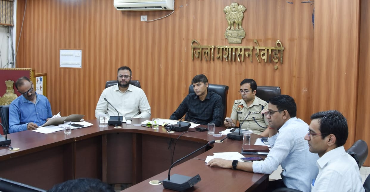 Special police supervisor took information about security arrangements