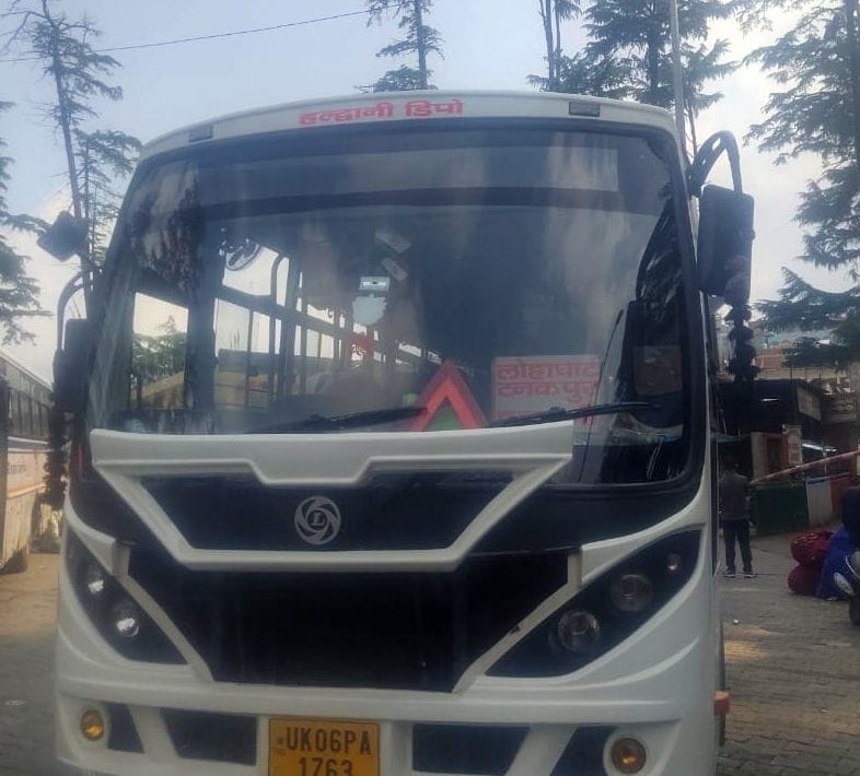 Roadways bus stopped at half way due to exhaustion of oil