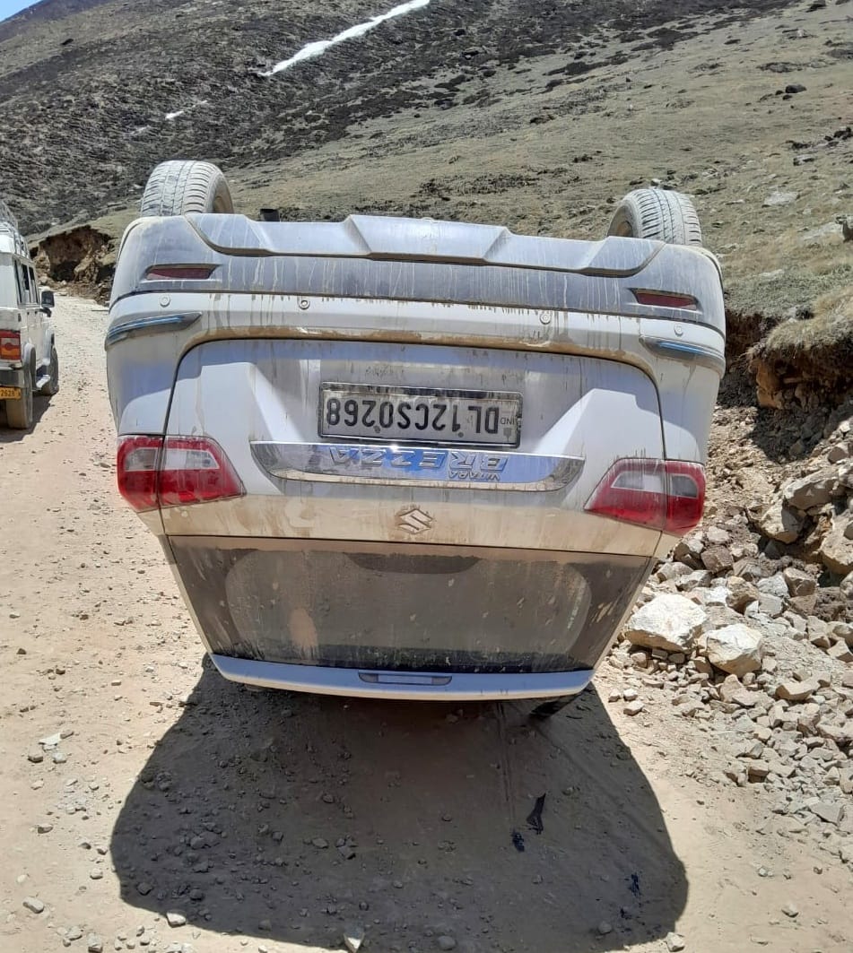 Vehicle of passengers returning after visiting Adi Kailash overturned, four injured