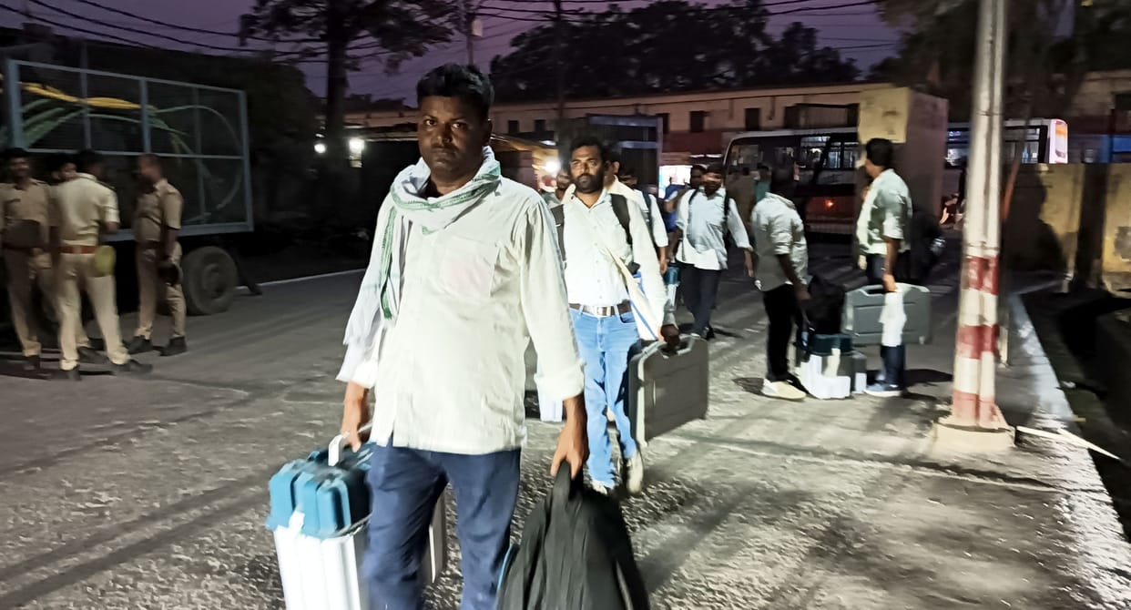 EVMs stored in strong room till late night