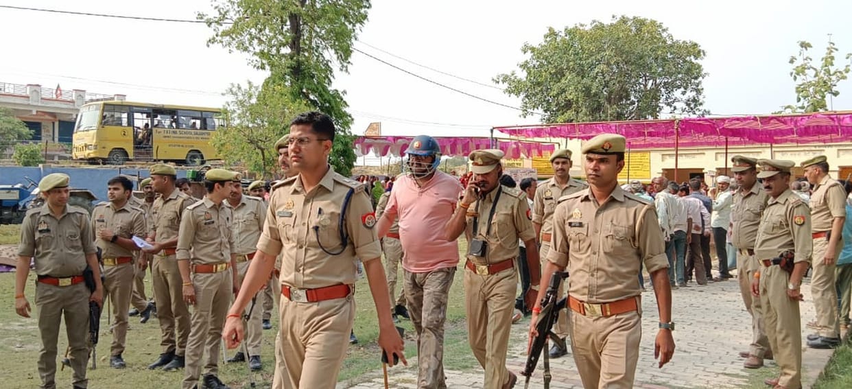 Close to mafia remained under police surveillance on the day of voting