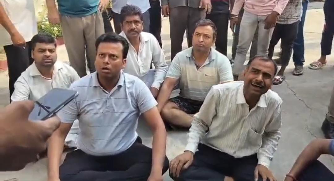 Home guard who forcibly took goods and extorted money suspended